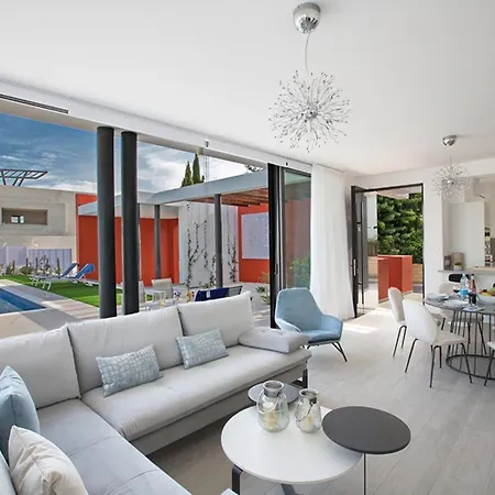 Villa Your Dream Holiday With Private Pool In Most Exclusive Neighbourhood 1700 *